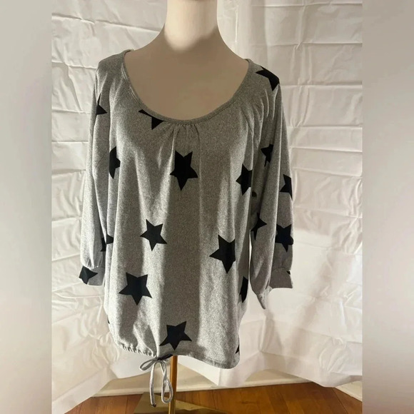 Adrienne Vittadini Gray Star Print Scoop Neck 3/4 Sleeve Blouse - Picture 1 of 7